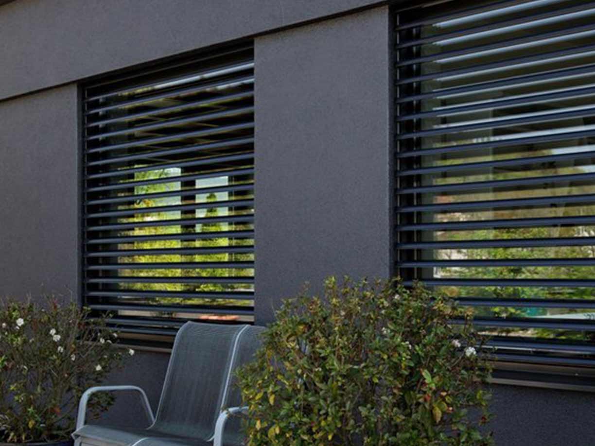 Volets - Stores > Brise soleil